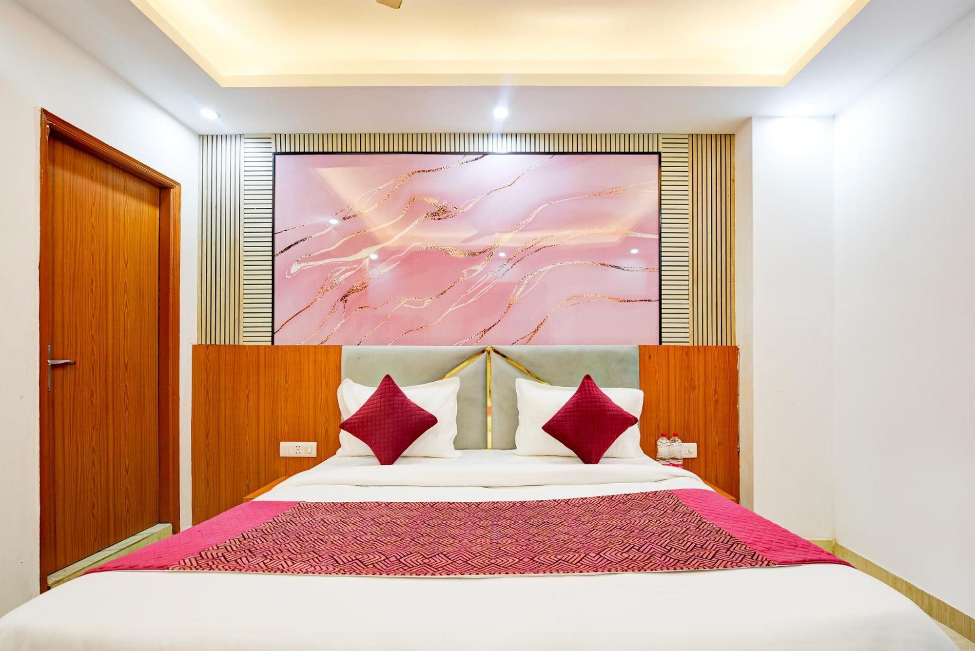 Hotel Airport Kiara - Airport 3*