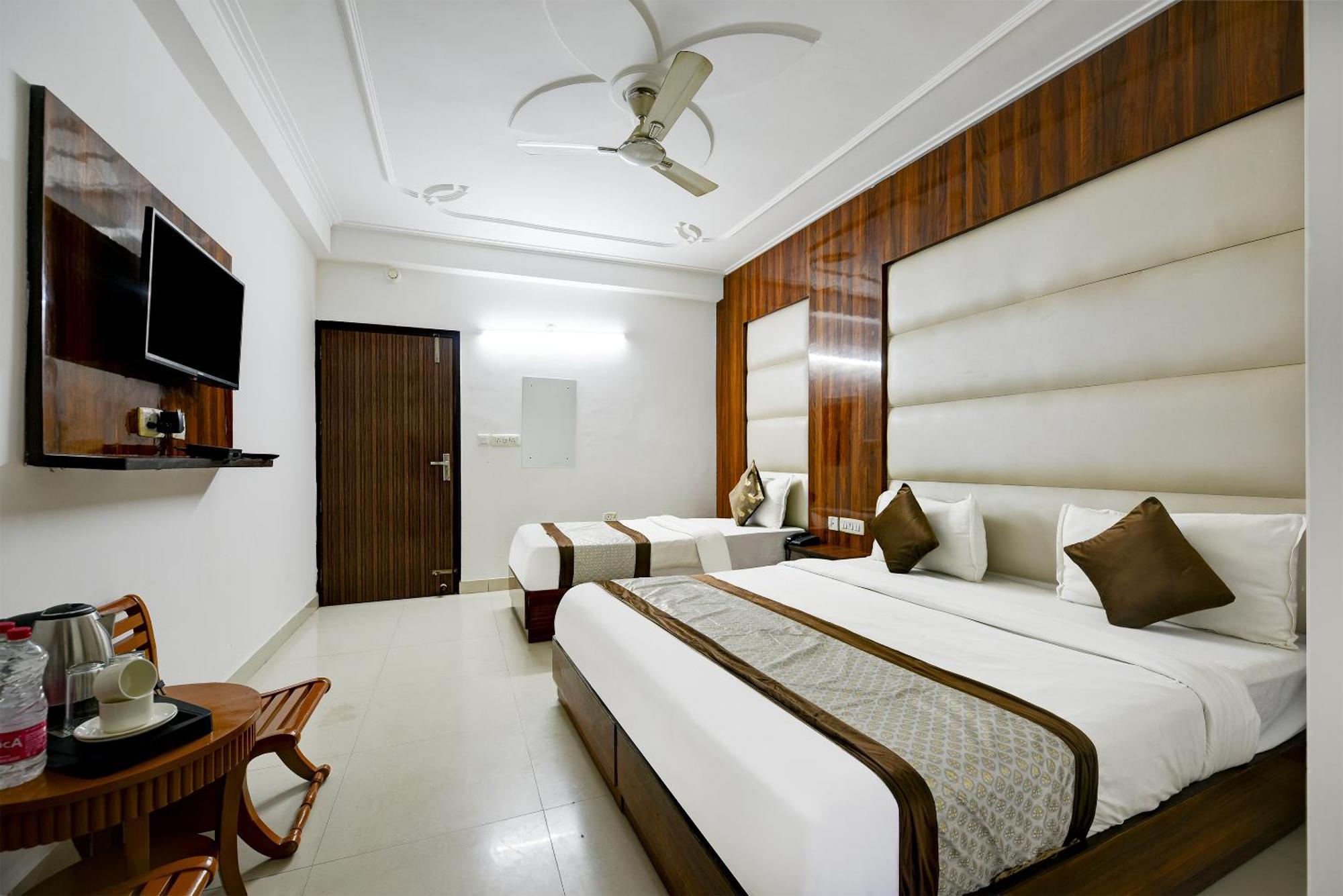 Hotel Airport Kiara - Airport 3*